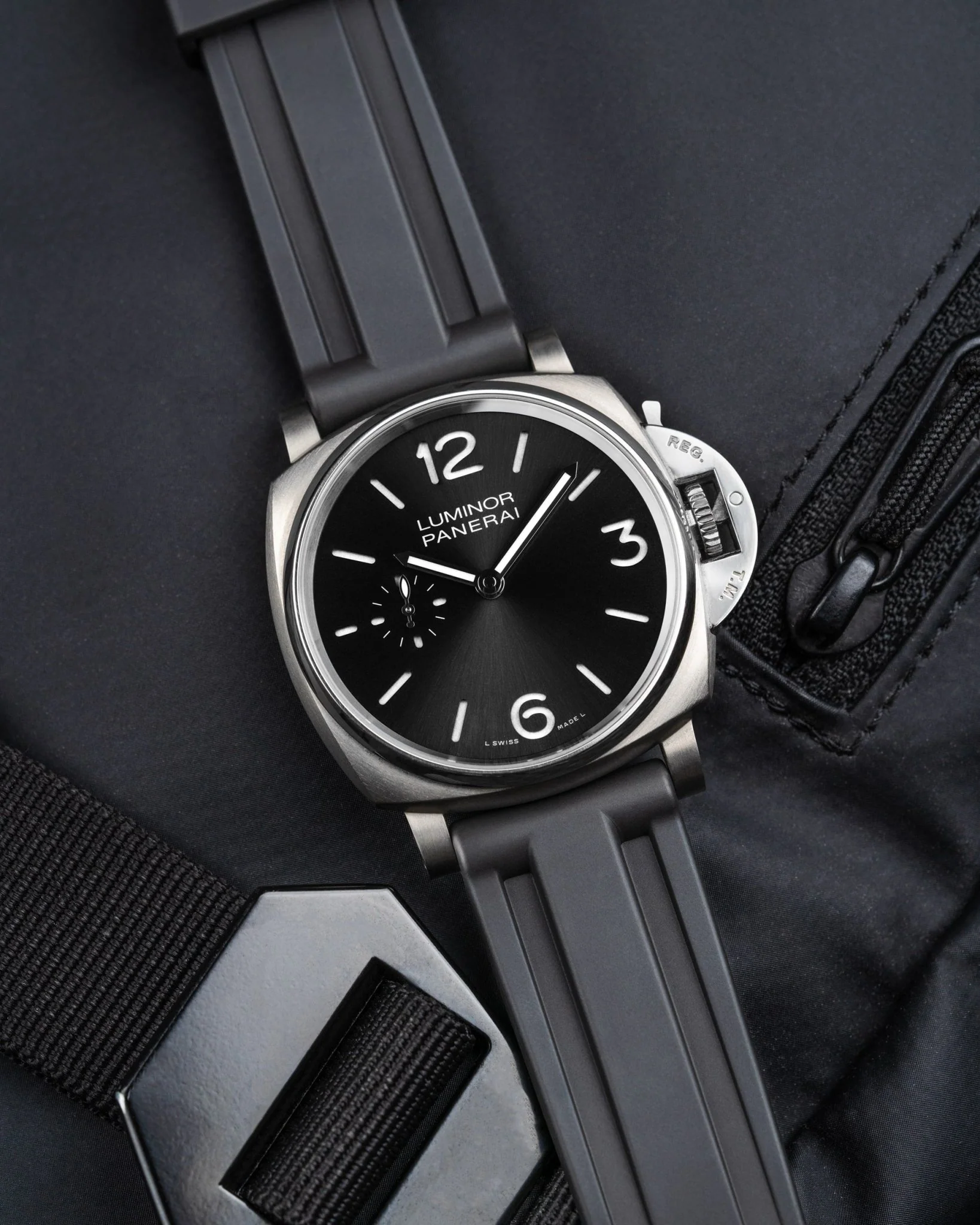FKM Rubber Straps for Panerai Submersible - Image 3