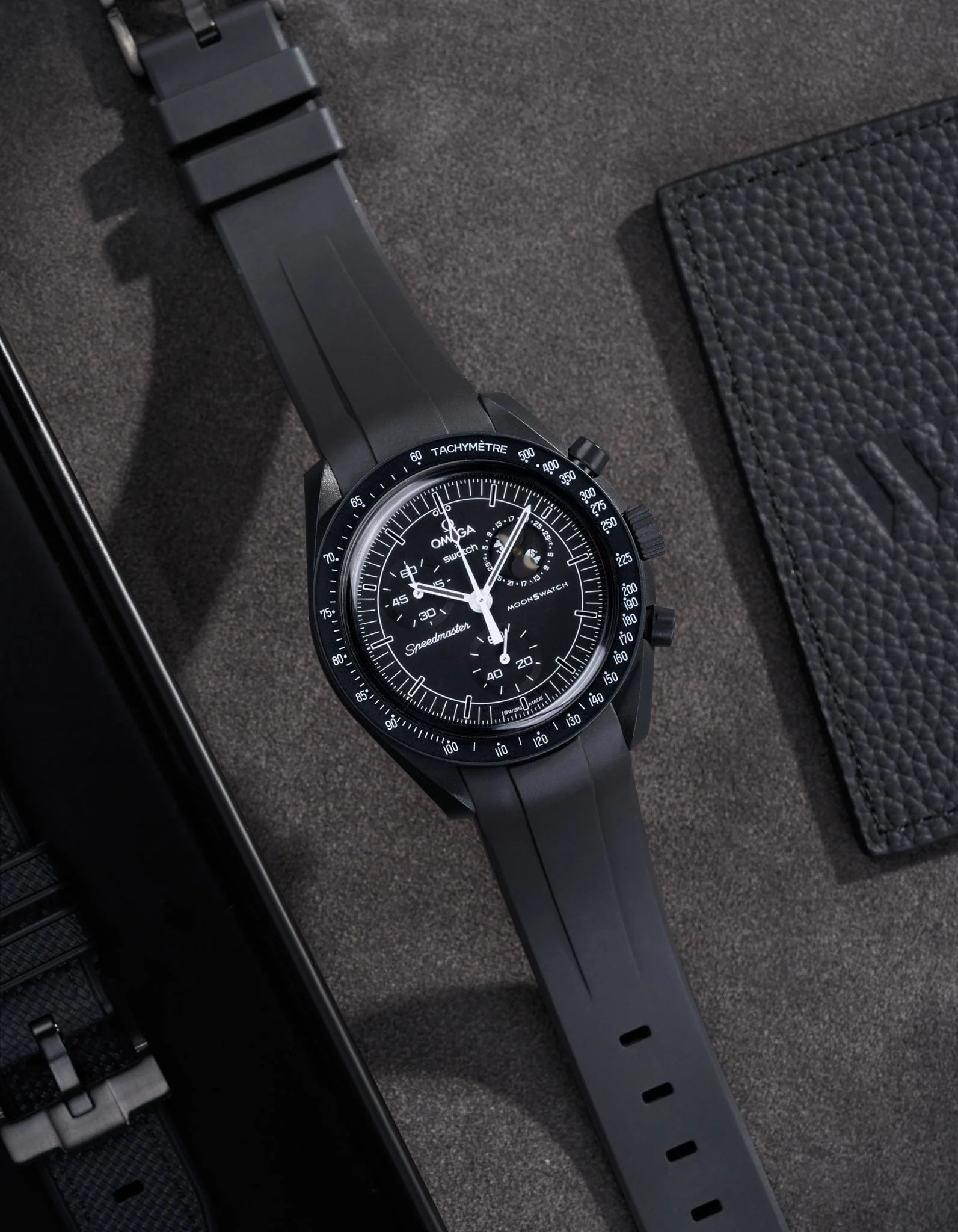 Curved Rubber Strap - Black - Image 4