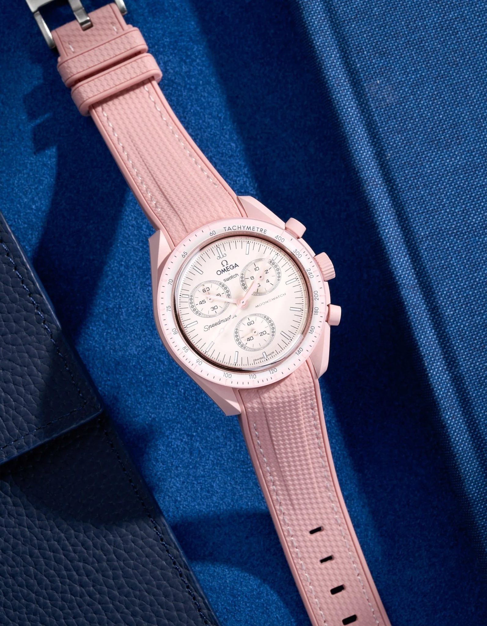 Curved Vertch Rubber Strap - Pink - Image 3