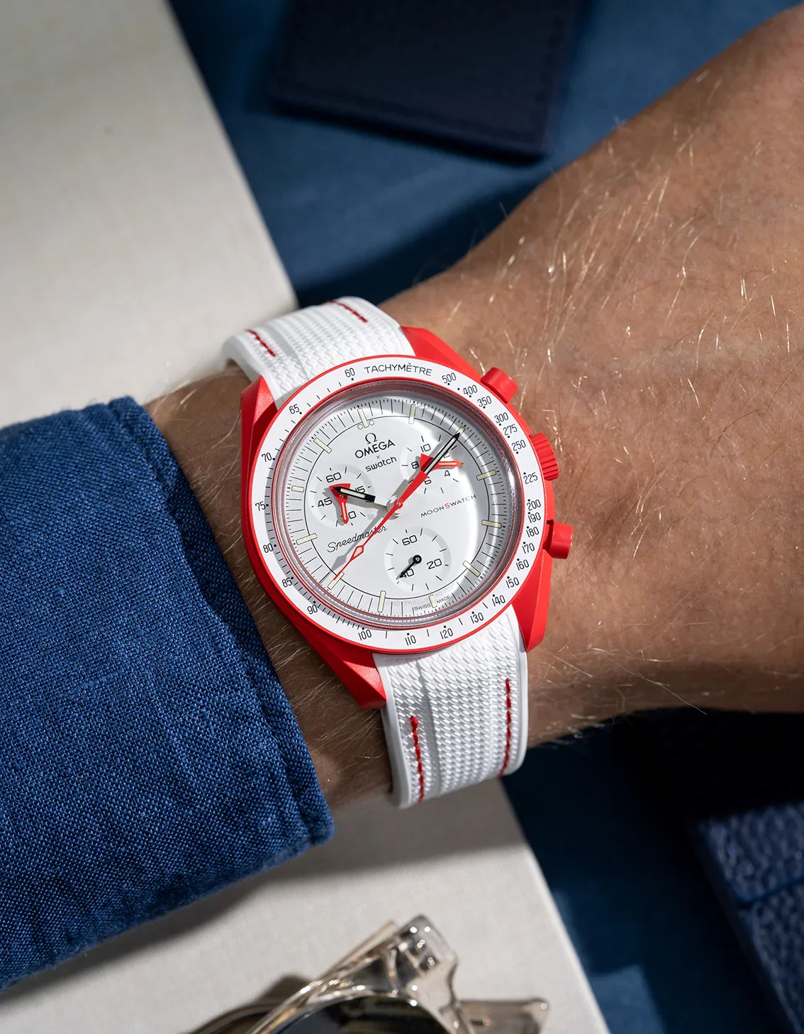 Curved Vertech Rubber Strap - White & Red Stitches - Image 2