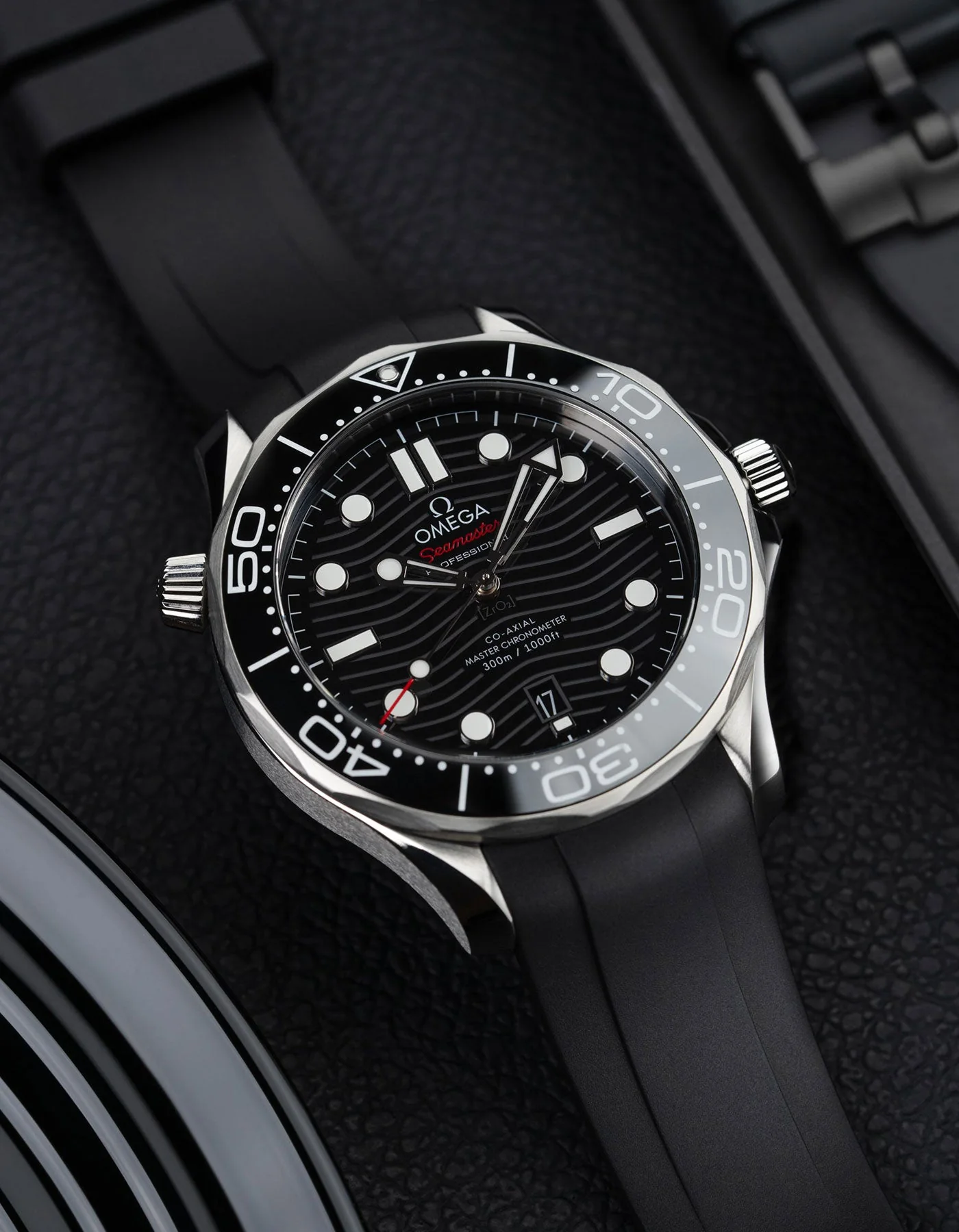 FKM Rubber Strap for Omega Seamaster 300 Diver - Black - Image 4