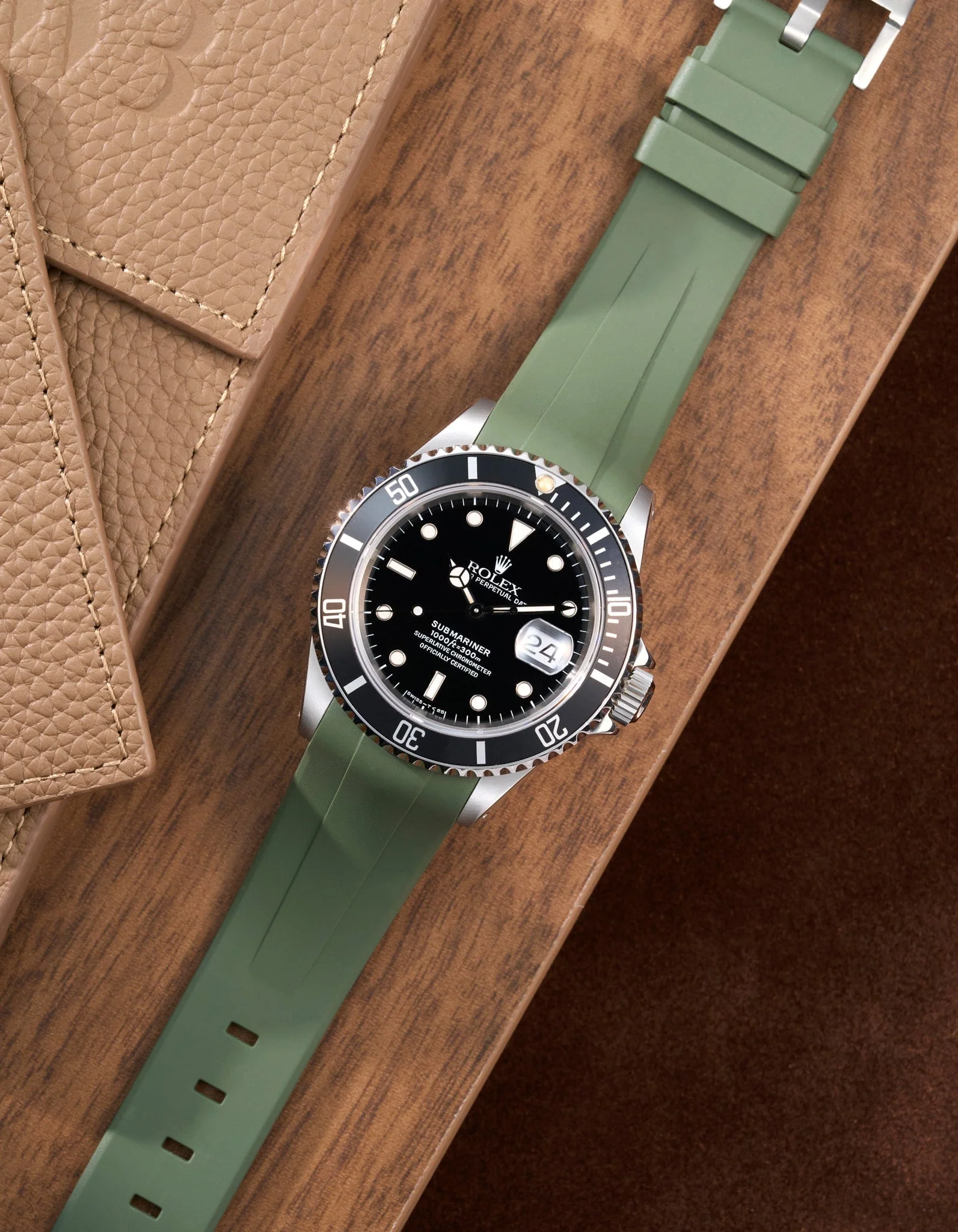 FKM Rubber Strap for Rolex Submariner 16610 - Image 12