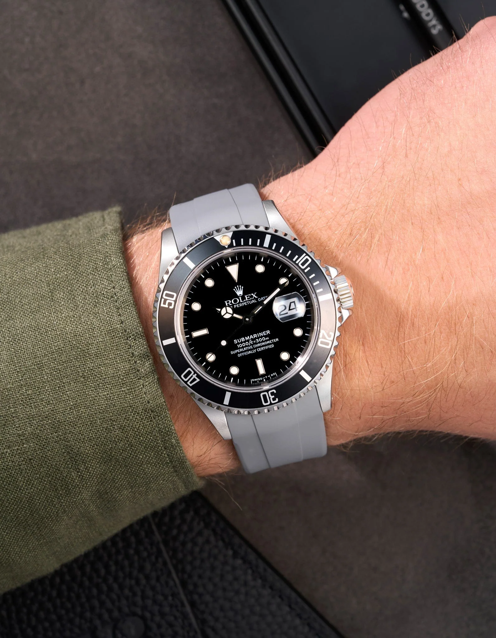 FKM Rubber Strap for Rolex Submariner 16610 - Image 15