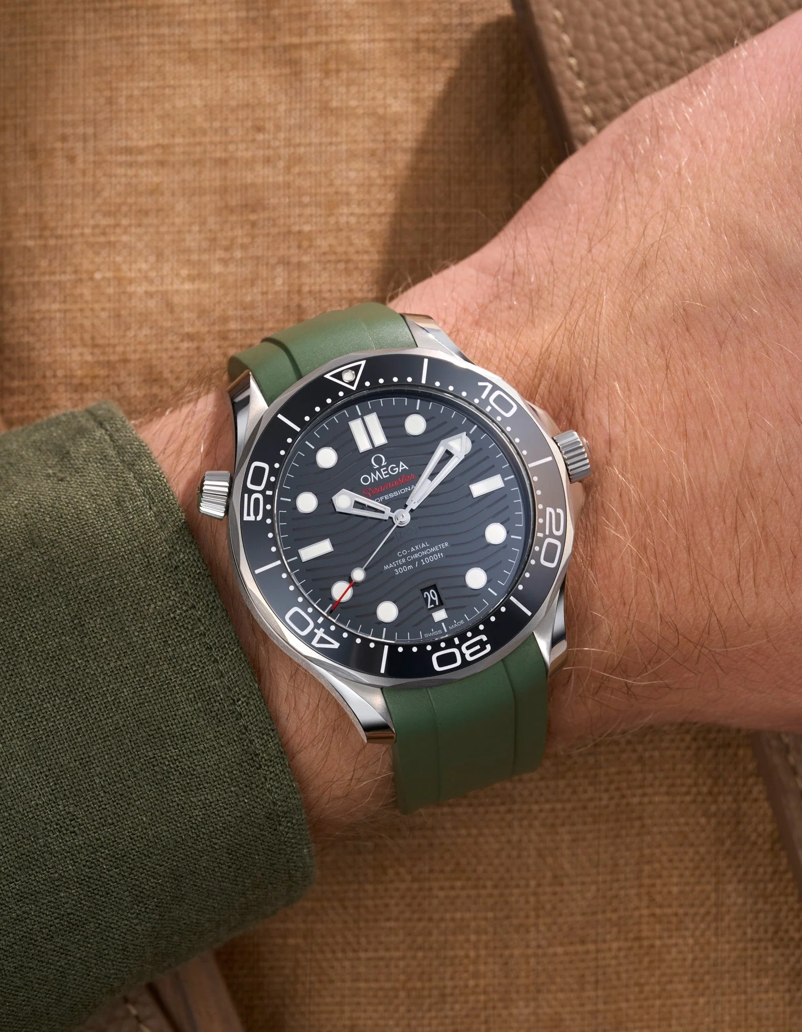 Rubber Strap for Omega Seamaster Diver 300 42mm Black - Image 14