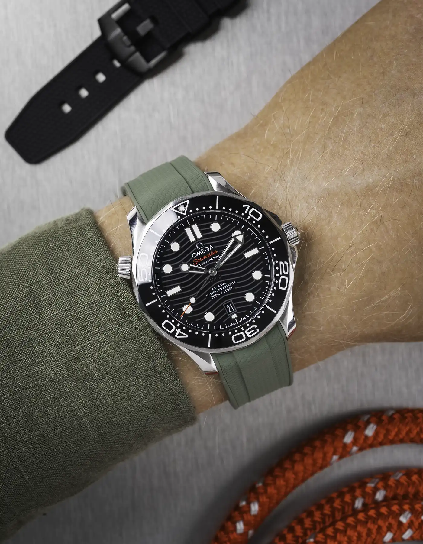 Rubber Strap for Omega Seamaster Diver 300 42mm Black - Image 19
