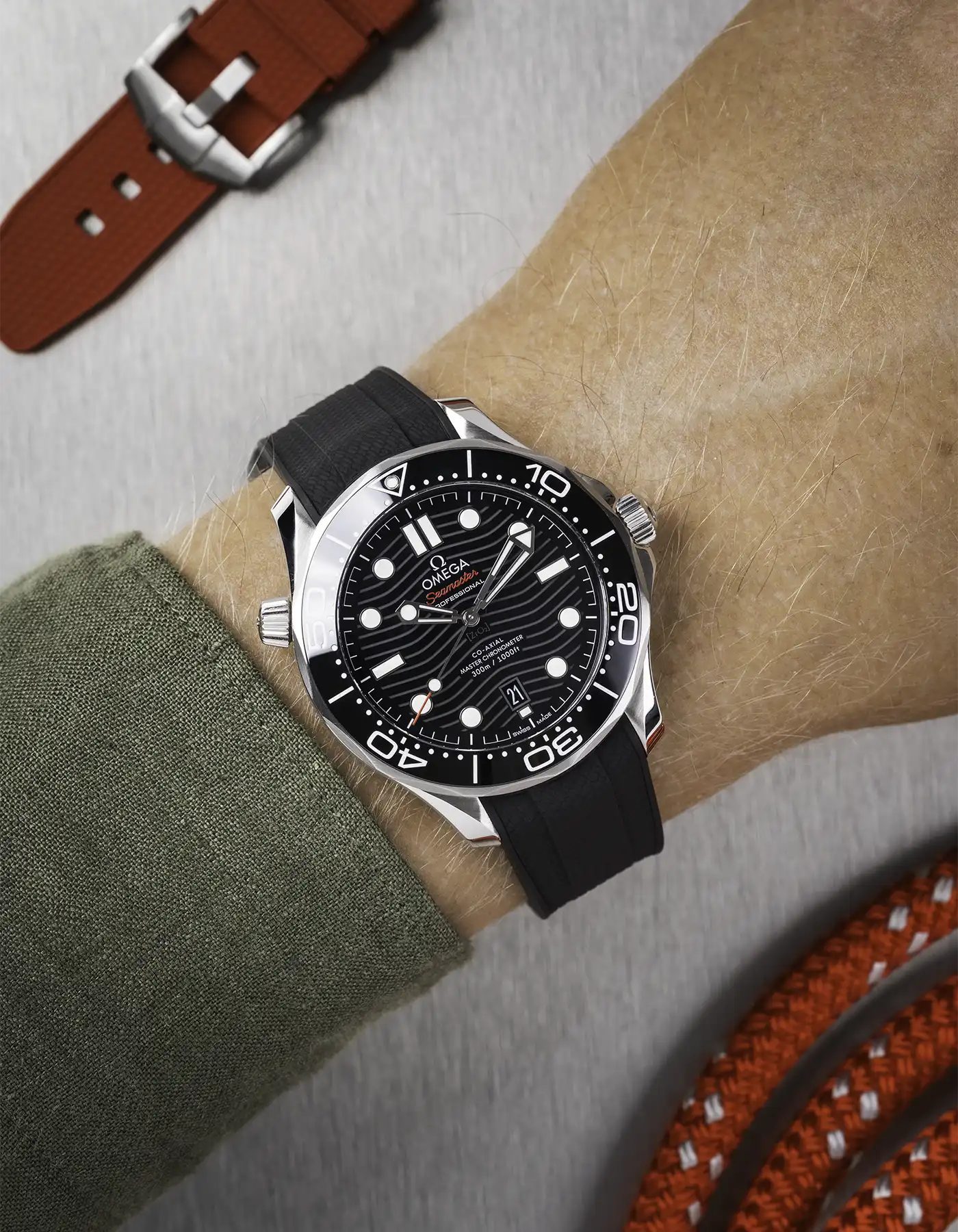 Rubber Strap for Omega Seamaster Diver 300 42mm Black - Image 6
