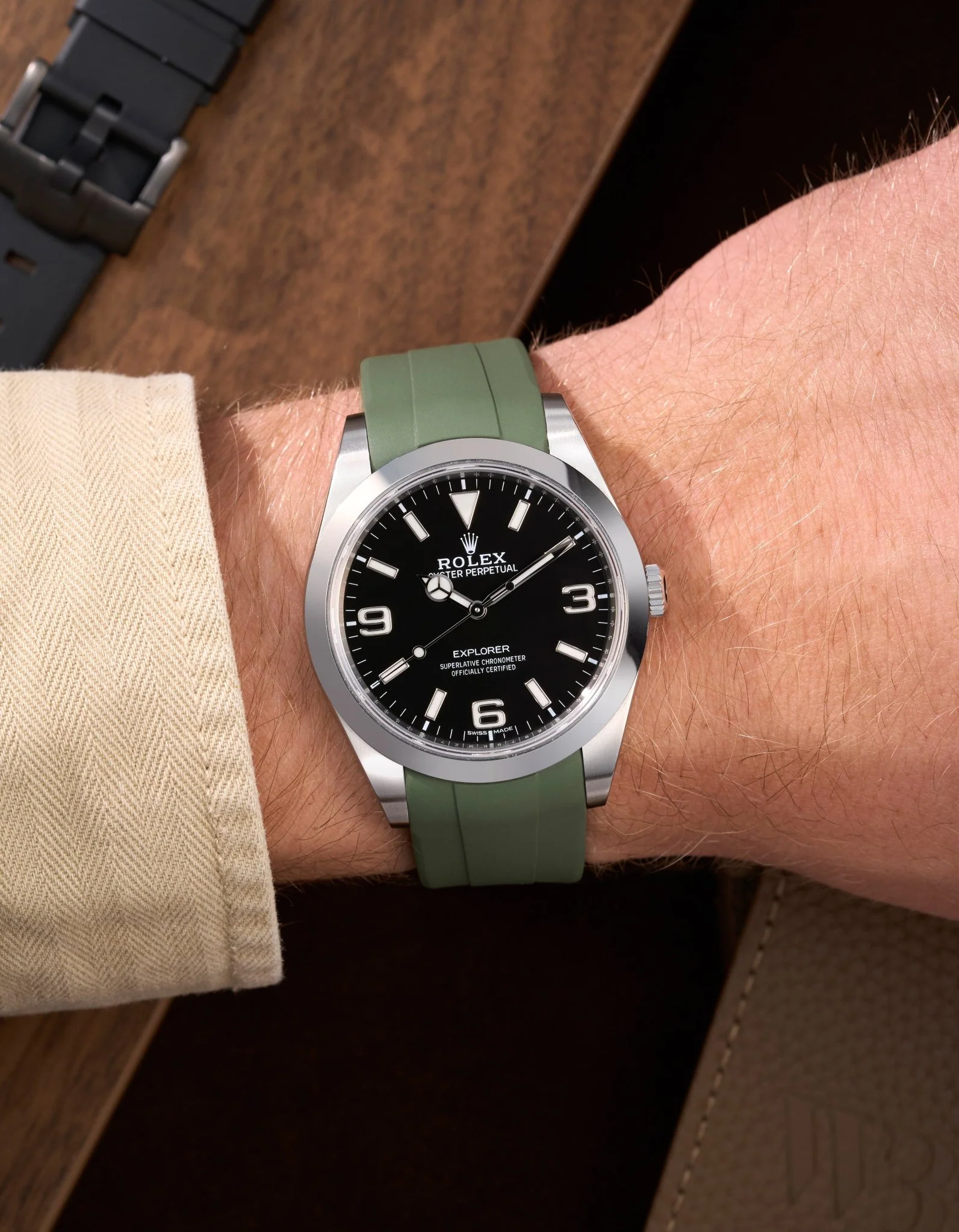 FKM Rubber Strap for Rolex Explorer 214270 - Image 7