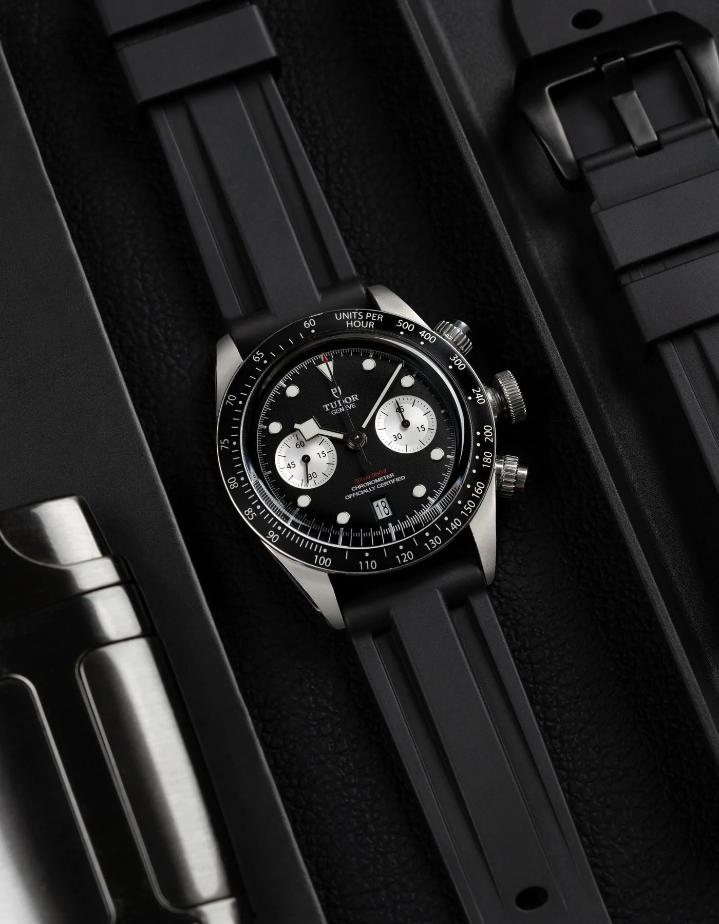 Black Universal FKM Rubber Strap 20mm-24mm - Image 4