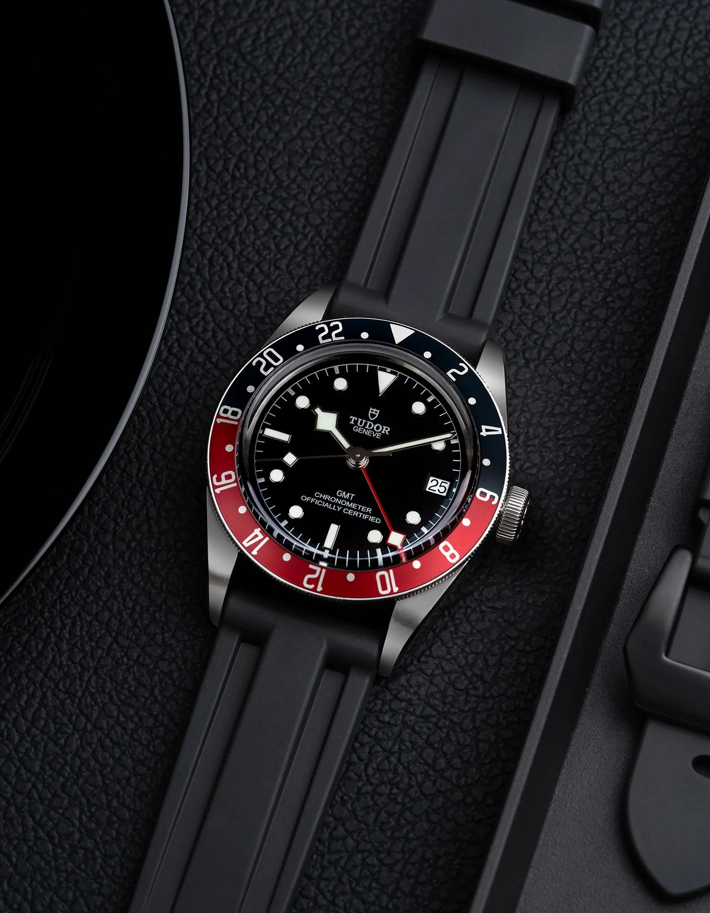 Black Universal FKM Rubber Strap 20mm-24mm - Image 6