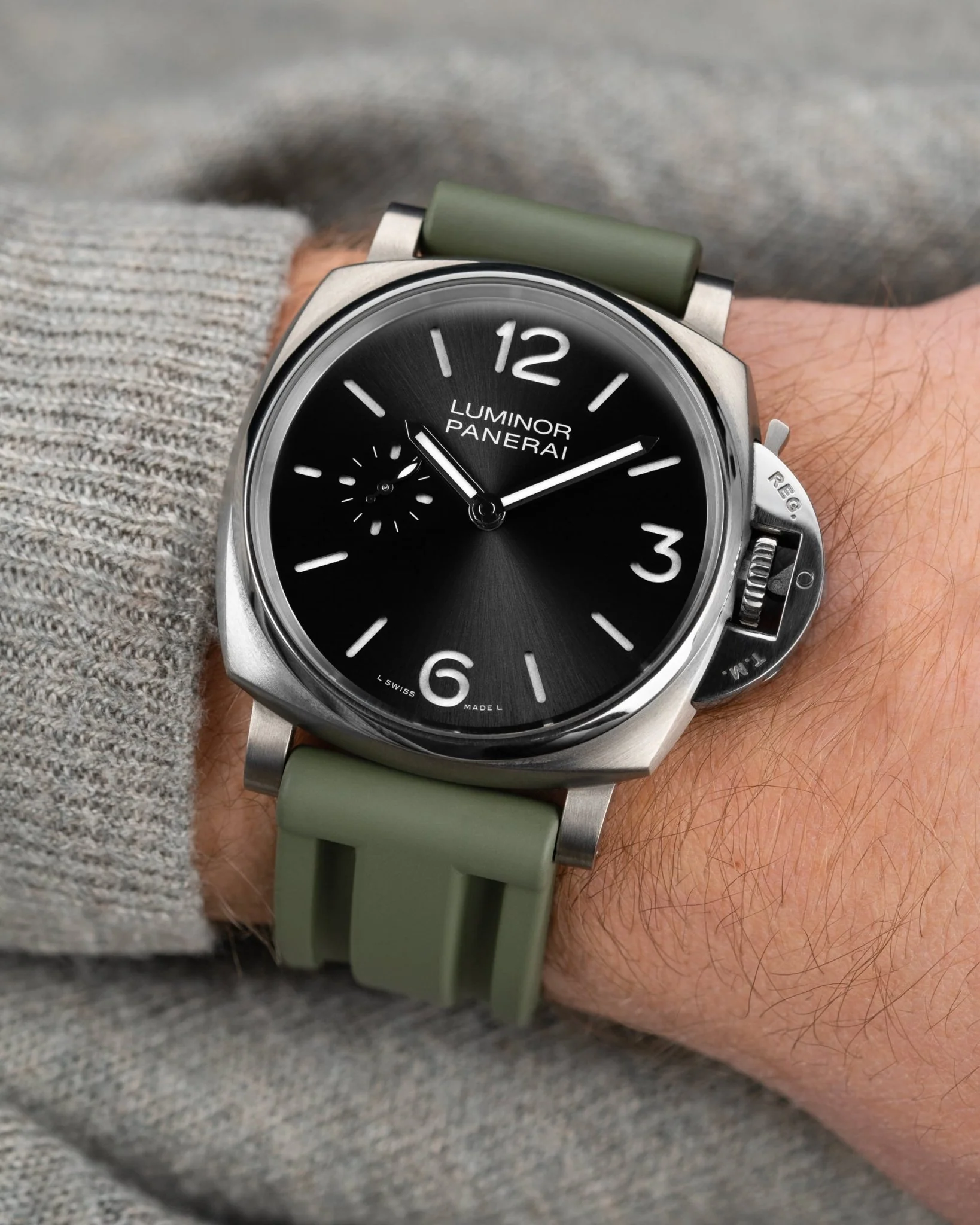 Military Green Universal FKM Rubber Strap 20mm-24mm - Image 6