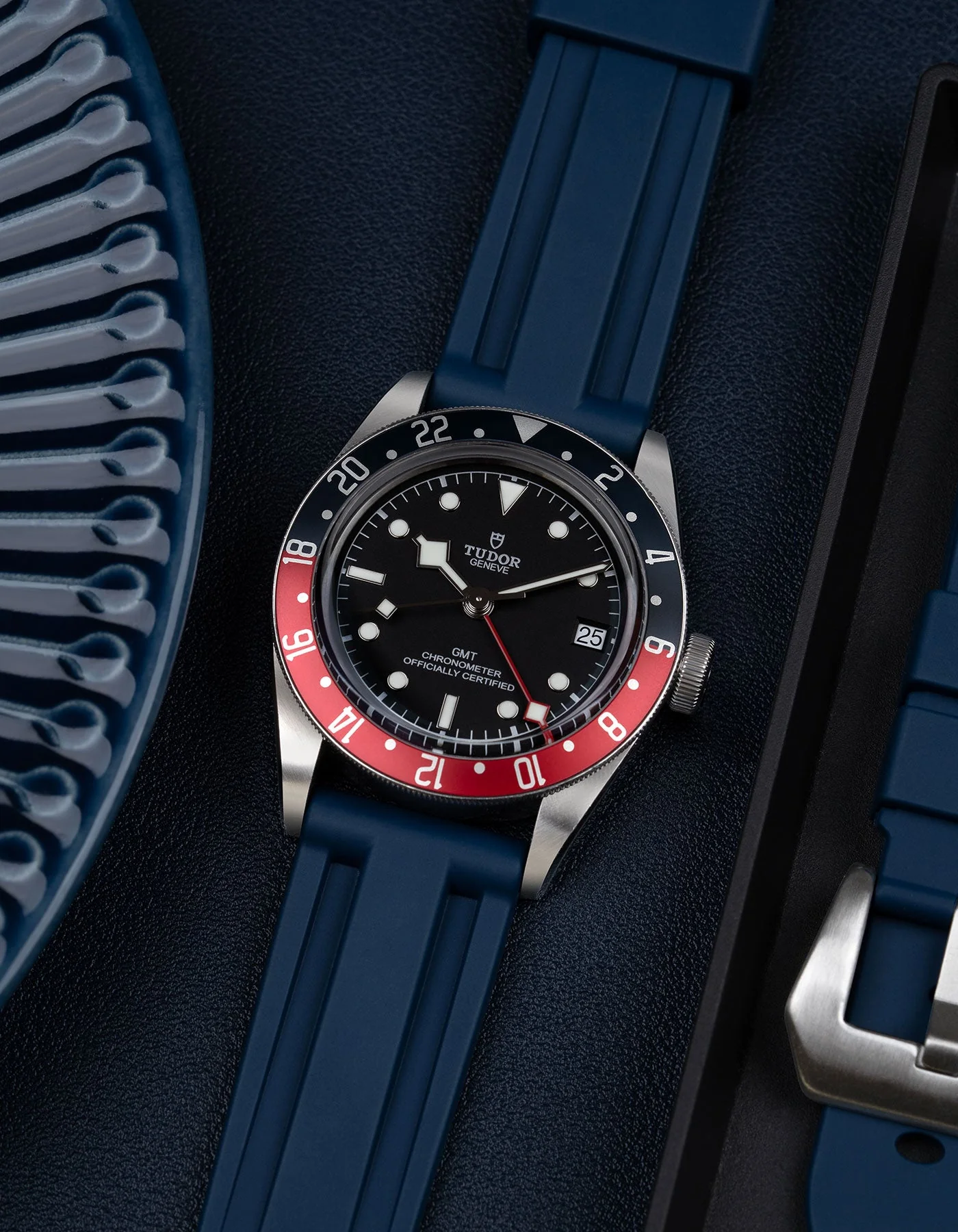 Navy Blue Universal FKM Rubber Strap 20mm-24mm - Image 4