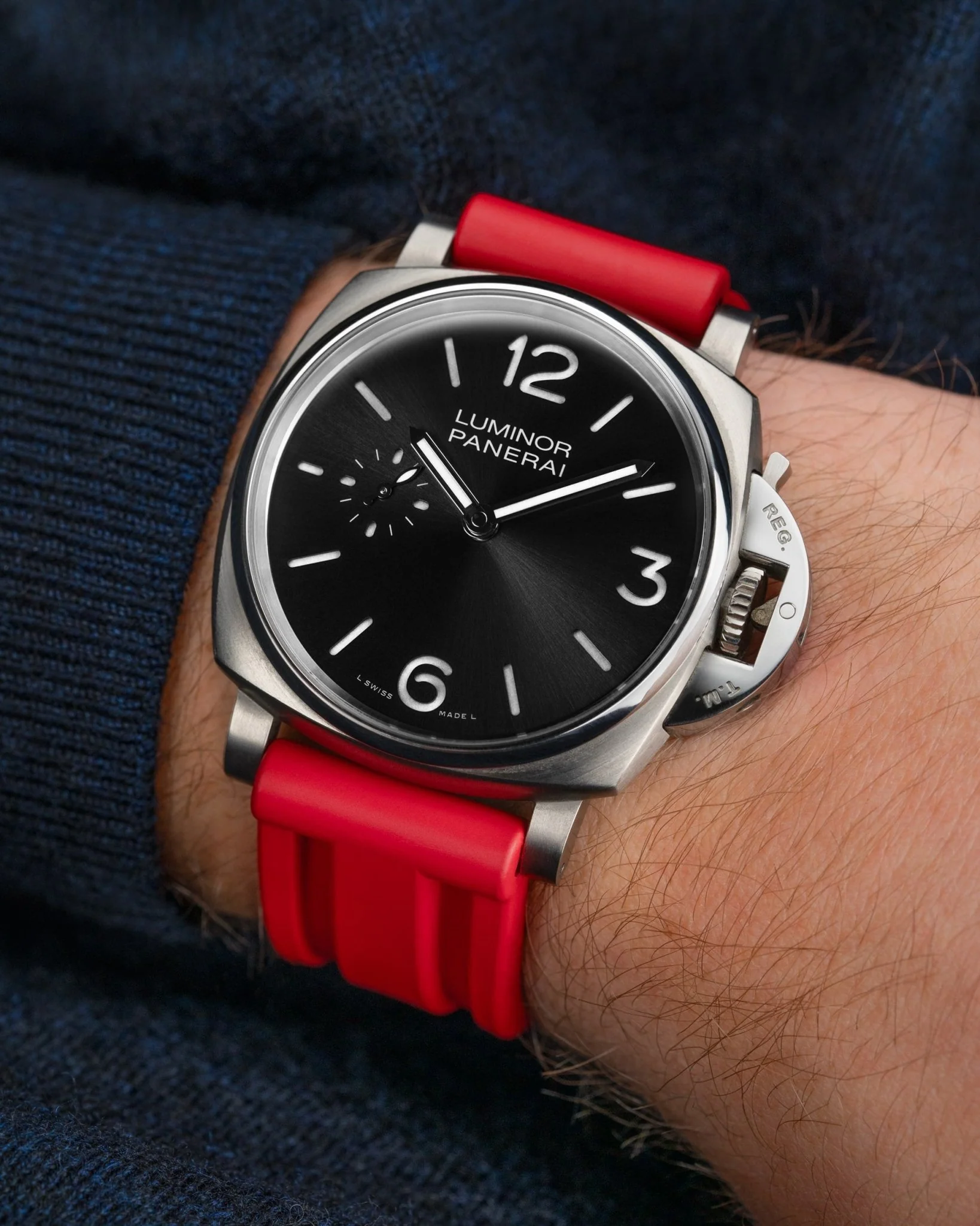 Red Universal FKM Rubber Strap 20mm-24mm - Image 5
